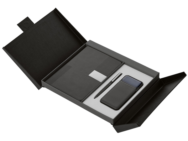 Подарочный набор "Tesla" с блокнотом А5, ручкой и пауэрбенком на 10 000 mAh, черный
