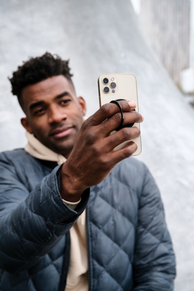 Магнитный держатель для телефона Terra Magnetic из переработанного пластика и алюминия RCS