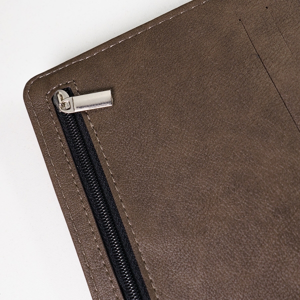 Ежедневник недатированный Coach, B5, коричневый, кремовый блок, подарочная коробка