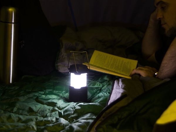 Кемпинговый фонарь с имитацией пламени Lindau Flame, черный