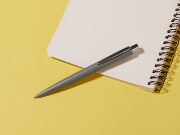 Ручка металлическая шариковая "Lumos Recy", серый