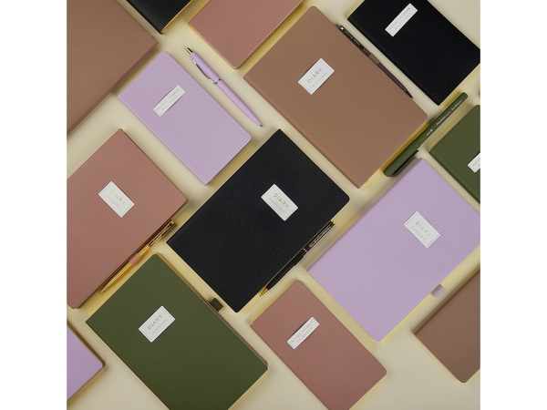 Еженедельник недатированный А6 "Total beige" с нашивкой, бежевый