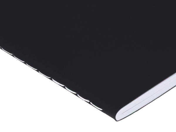 Скетчбук "Sketch & Art" в мягком переплете 147х210 мм, 24 л. белой бумаги 150 г/м2, черный