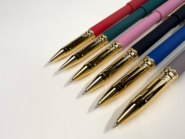 Ручка пластиковая шариковая "Parliament", 0,7 мм, синие чернила, черный/золотистый