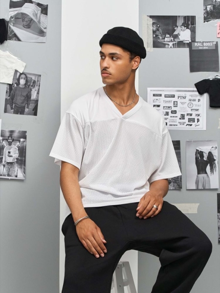 Футболка унисекс Nino с V-образным вырезом, черная