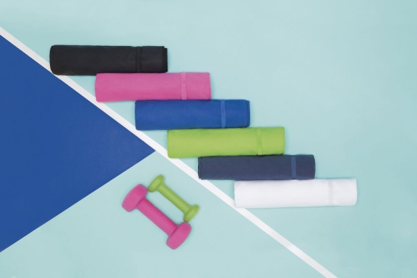 Спортивное полотенце Atoll Medium, зеленое яблоко