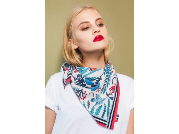 Платок «Голубые розы». Varvara