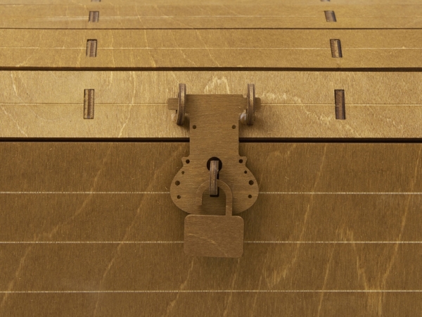 Подарочный набор: кукла фарфоровая, мед, голубой