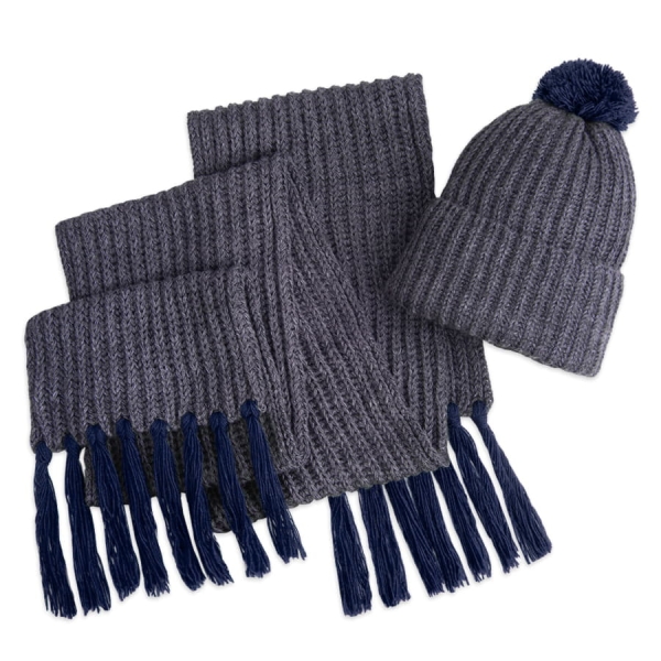 Шапка и шарф GoSnow с ярким помпоном и кисточками