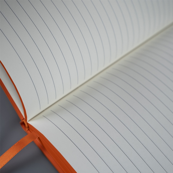 Ежедневник недатированный Solas, формат А5, с магнитом, красный, кремовый блок  в линейку