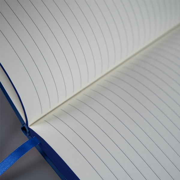 Ежедневник недатированный Solas, формат А5, с магнитом, красный, кремовый блок  в линейку