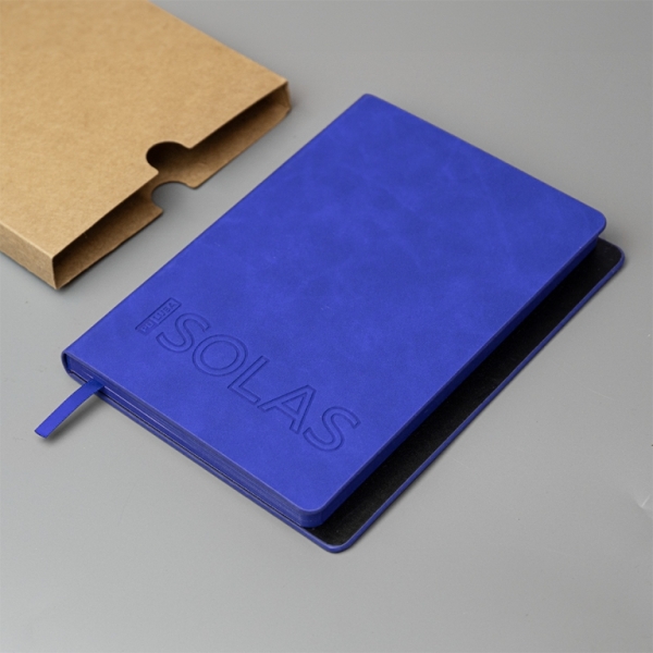 Ежедневник недатированный Solas, формат А5, с магнитом, красный, кремовый блок  в линейку