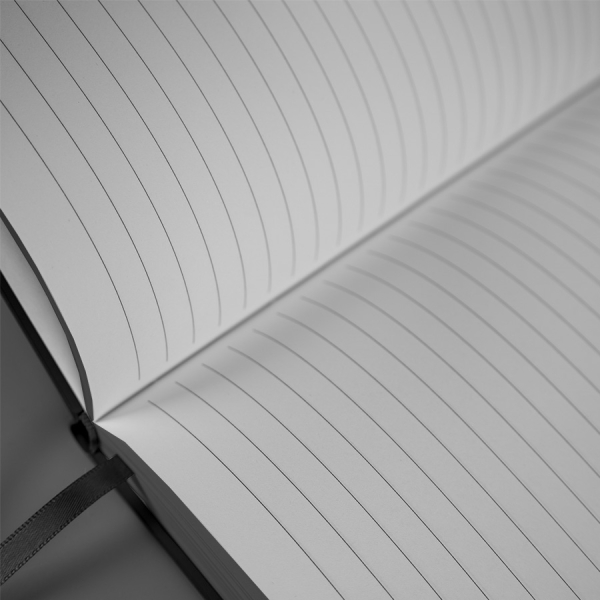 Ежедневник недатированный Solas, формат А5, с магнитом, красный, кремовый блок  в линейку