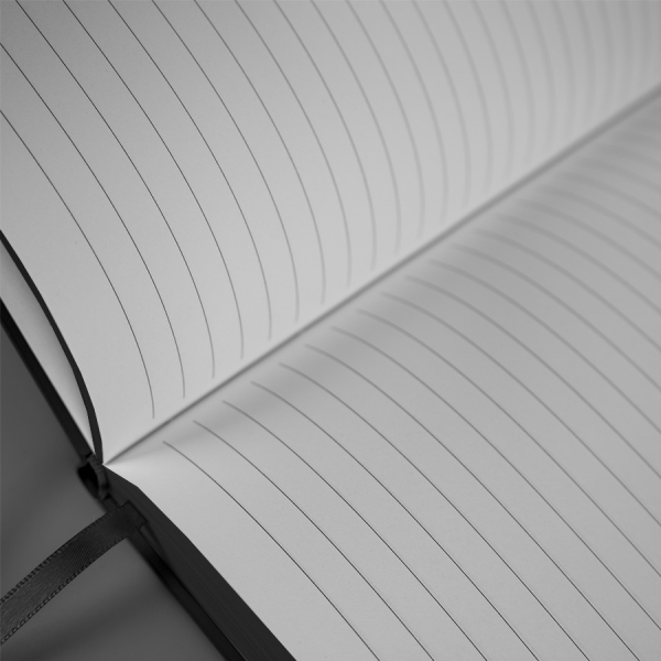 Ежедневник недатированный Solas, формат А5, с магнитом, красный, кремовый блок  в линейку