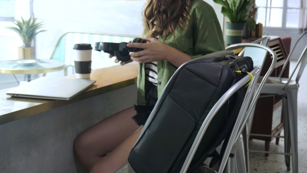 Рюкзак KORIN FlipPack 47х30х17 см, зеленый/черный