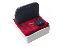 Подарочный набор Victoire: несессер, шелковый платок, брелок. Cacharel Подарочный набор Victoire: несессер, шелковый платок, брелок. Cacharel