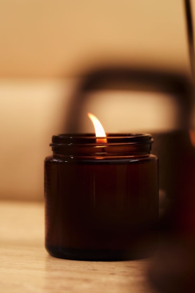 Свеча ароматическая Calore, специи и сандал